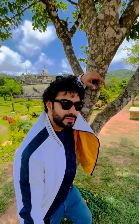 Aditya Om Wiki, Biography, Age, Family, Height, Wife, Movies, Serials, Bigg Boss Telugu 8, And More 5 Aditya Om 4