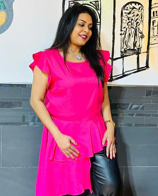 Bezawada Bebakkai Wiki, Biography, Age, Husband, Family, Height, Songs, Boyfriend, Bigg Boss 8 Telugu, And More 6 Bezawada Bebakkai 14