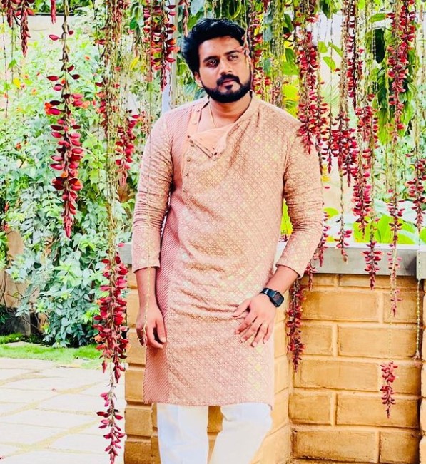 Nikhil Maliyakkal Wiki, Biography, Age, Family, Height, Girl Friend, Movies, Serials, Bigg Boss 8 Telugu, And More 2 Nikhil Maliyakkal 1