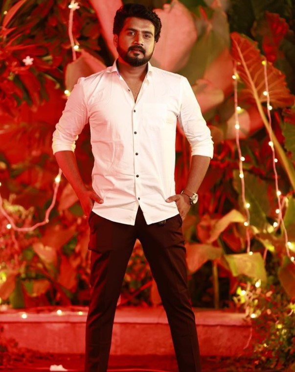 Nikhil Maliyakkal Wiki, Biography, Age, Family, Height, Girl Friend, Movies, Serials, Bigg Boss 8 Telugu, And More 7 Nikhil Maliyakkal 5