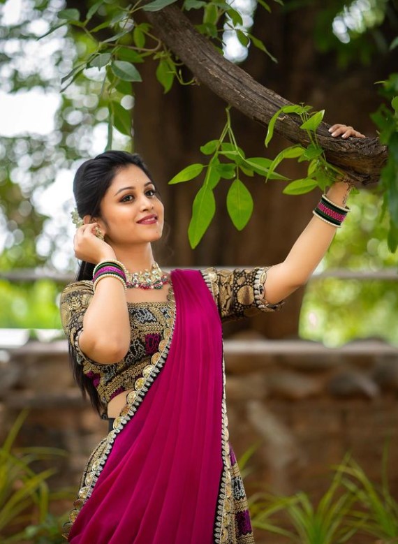 Yashmi Gowda Wiki, Biography, Age, Family, Boyfriend, Serials, Height, Bigg Boss 8 Telugu, And More 1 Yashmi Gowda