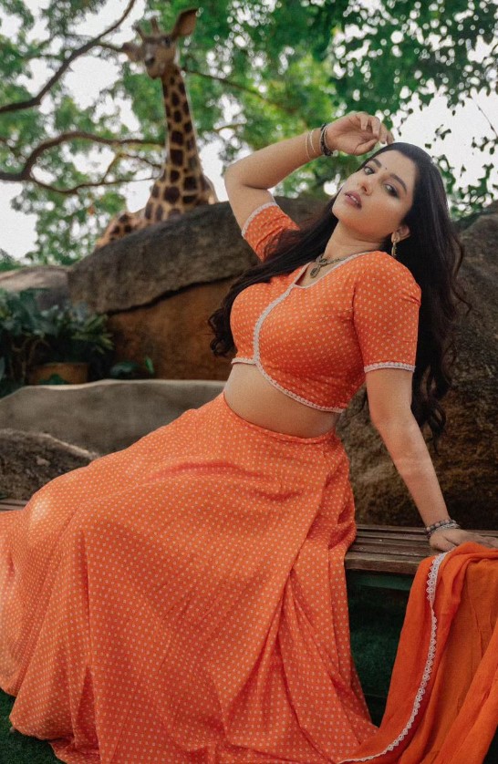 Vishnupriya Wiki, Biography, Age, Family, Height, Boy Friend, Movies, Serials, Shows, Bigg Boss 8 Telugu, And More 6 Vishnupriya 5