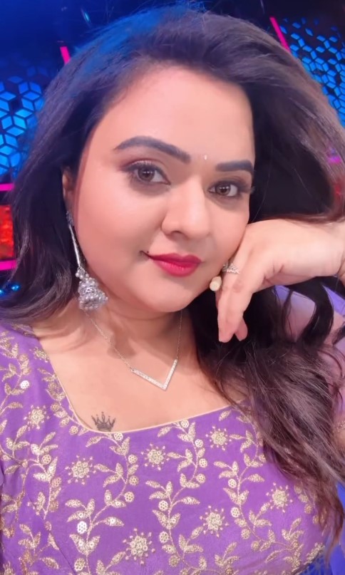 Rohini Noni Wiki, Biography, Age, Family, Movies, Height, Boy Friend, Serials, Shows, Bigg Boss 8 Telugu, And More 3 Rohini Noni 2