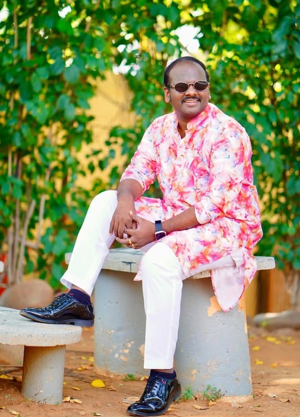 Emmanuel Jabardasth Wiki, Biography, Age, Family, Wife, Height, Movies, Shows, Bigg Boss 9 Telugu And More 6 Emmanuel Jabardasth4