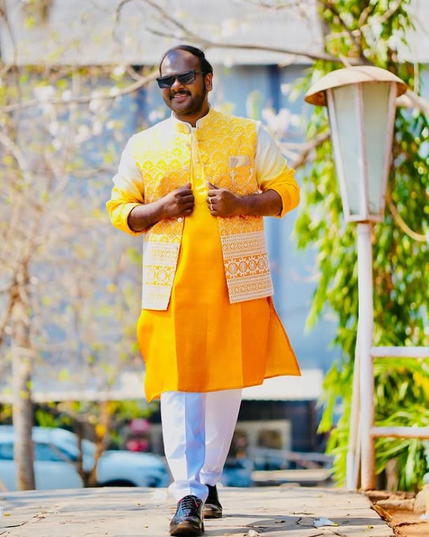 Emmanuel Jabardasth Wiki, Biography, Age, Family, Wife, Height, Movies, Shows, Bigg Boss 9 Telugu And More 5 Emmanuel Jabardasth6
