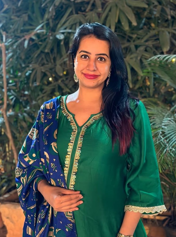 Sanjjanaa Galrani Wiki, Biography, Age, Family, Husband, Height, Movies, Bigg Boss 9 Telugu And More 4 Sanjjanaa Galrani8