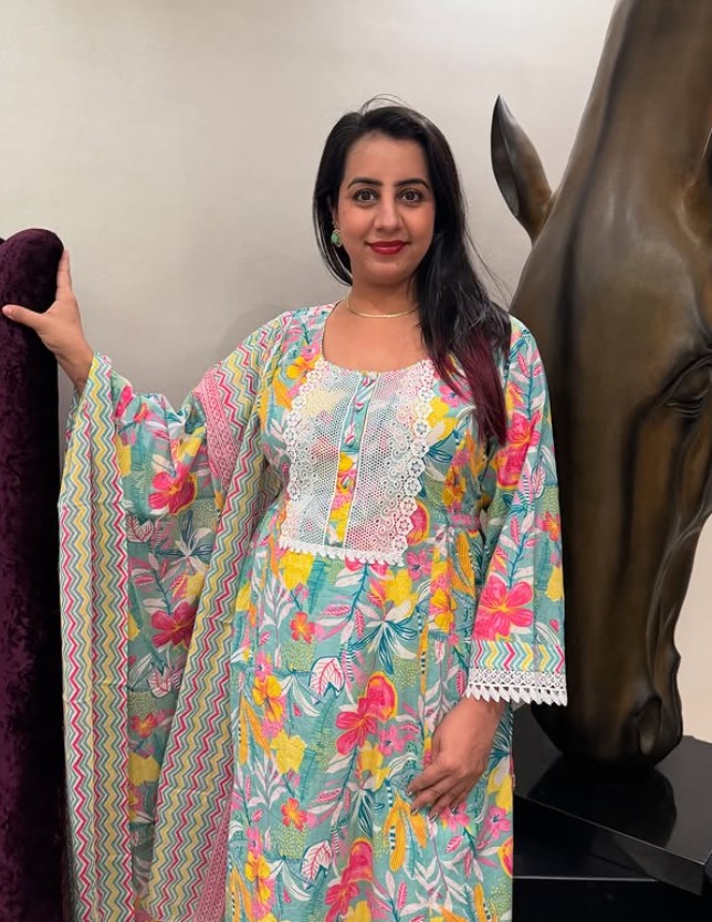 Sanjjanaa Galrani Wiki, Biography, Age, Family, Husband, Height, Movies, Bigg Boss 9 Telugu And More 2 Sanjjanaa Galrani9