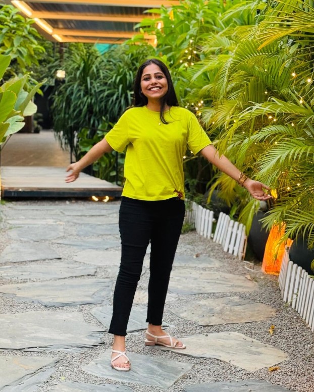 Srija Dammu Wiki, Biography, Age, Family, Boy Friend, Height, Movies, Shows, Bigg Boss 9 Telugu And More 7 Srija Dammu5