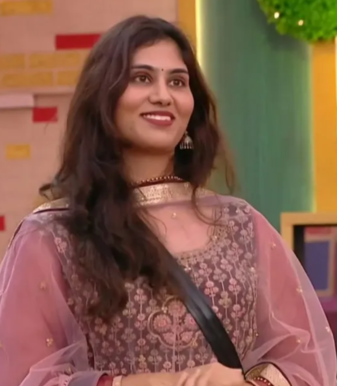 Divya Nikitha 5