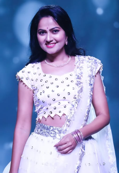 Suhasini 6