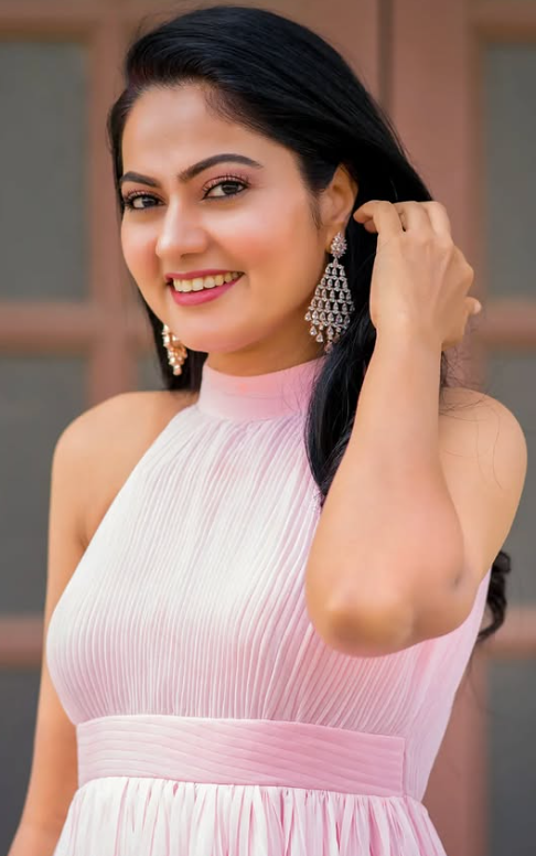 Suhasini 8