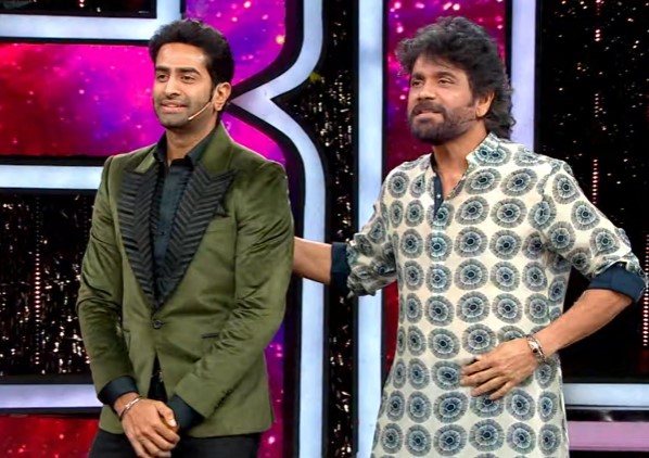 Bigg Boss 9 Telugu Episode 69 Highlights: Nagarjuna Schools Tanuja, Sanjana Breaks Down Over ‘No Family Week’ Bomb 1 Bigg Boss 9 Telugu Episode 69 Highlights